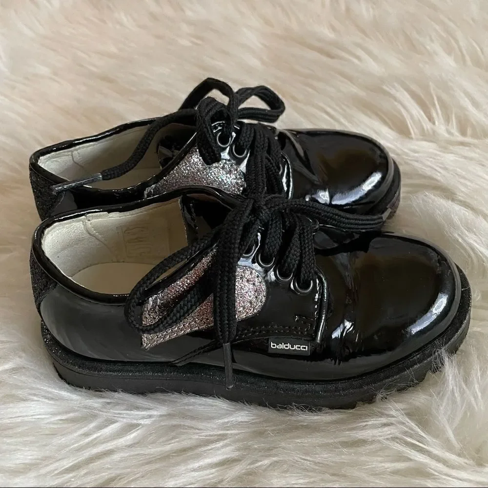 🖤 Balducci Girls Patent Glitter Heart Lace Up Shoes Sz 6US
